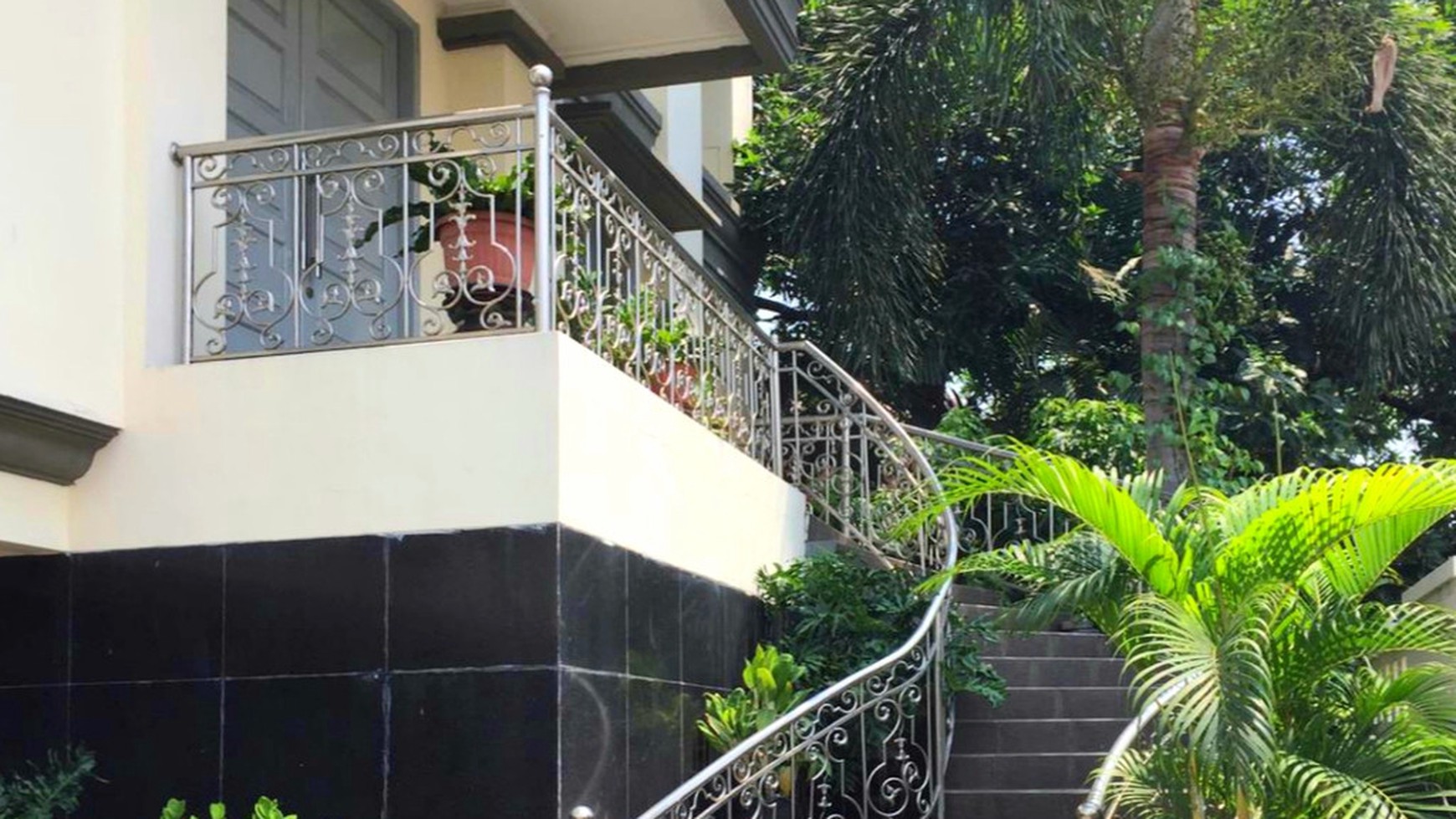 Rumah Mewah di Kemanggisan Jak-Bar 387m harga 23,5M nego sampai DEAL