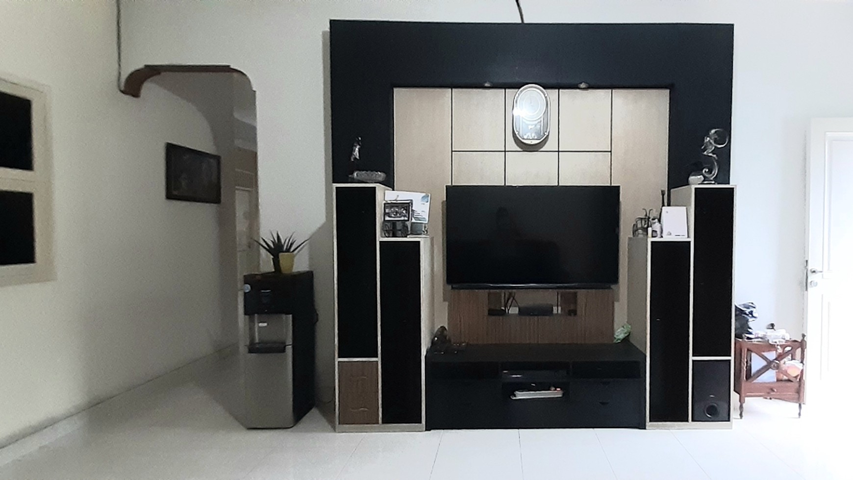 Rumah Hook Desain Klasik Modern di Bekasi Timur Luas 195m Harga 2.9M Nego