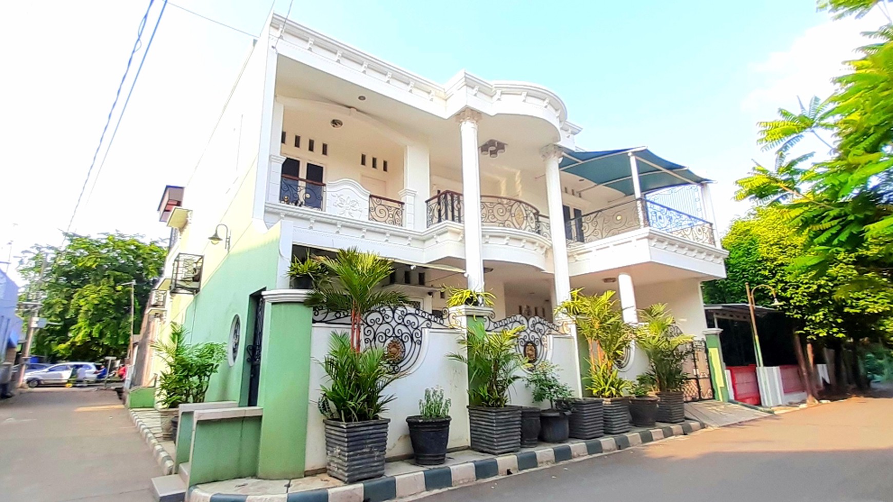 Rumah Hook Desain Klasik Modern di Bekasi Timur Luas 195m Harga 2.9M Nego