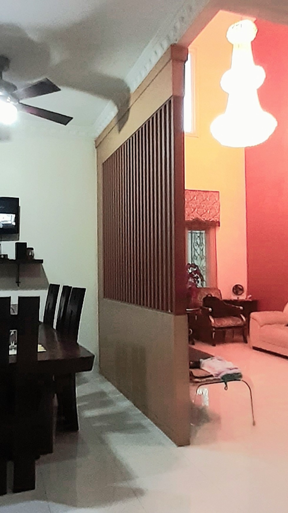Rumah Hook Desain Klasik Modern di Bekasi Timur Luas 195m Harga 2.9M Nego