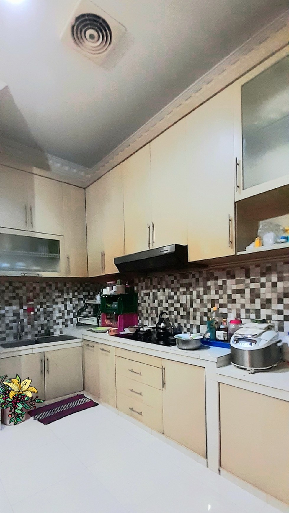Rumah Hook Desain Klasik Modern di Bekasi Timur Luas 195m Harga 2.9M Nego