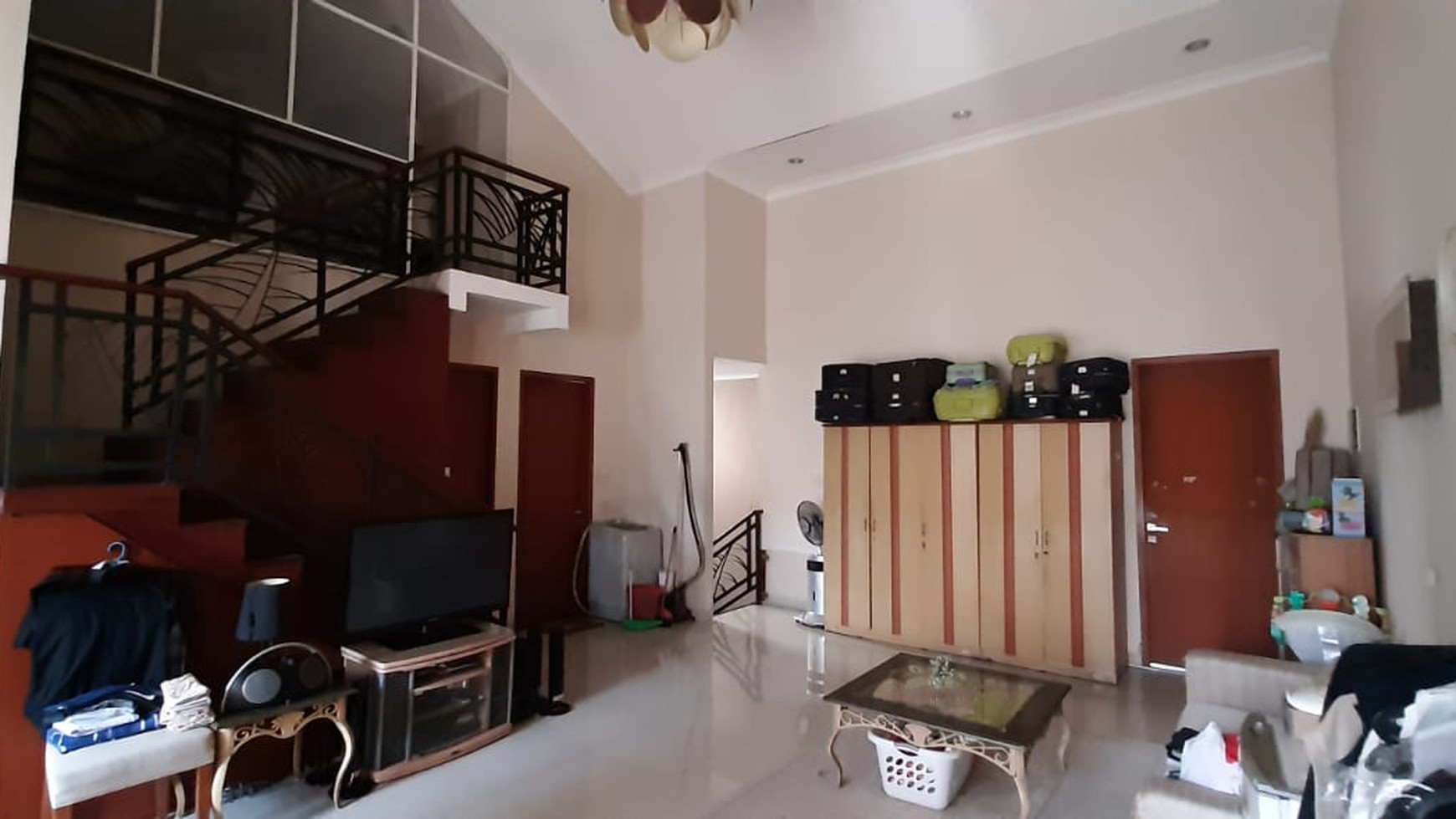 RUMAH LUAS BAGUS HANYA 1KM DARI PINTU TOLL DI AREA ELITE MENTENG BINTARO