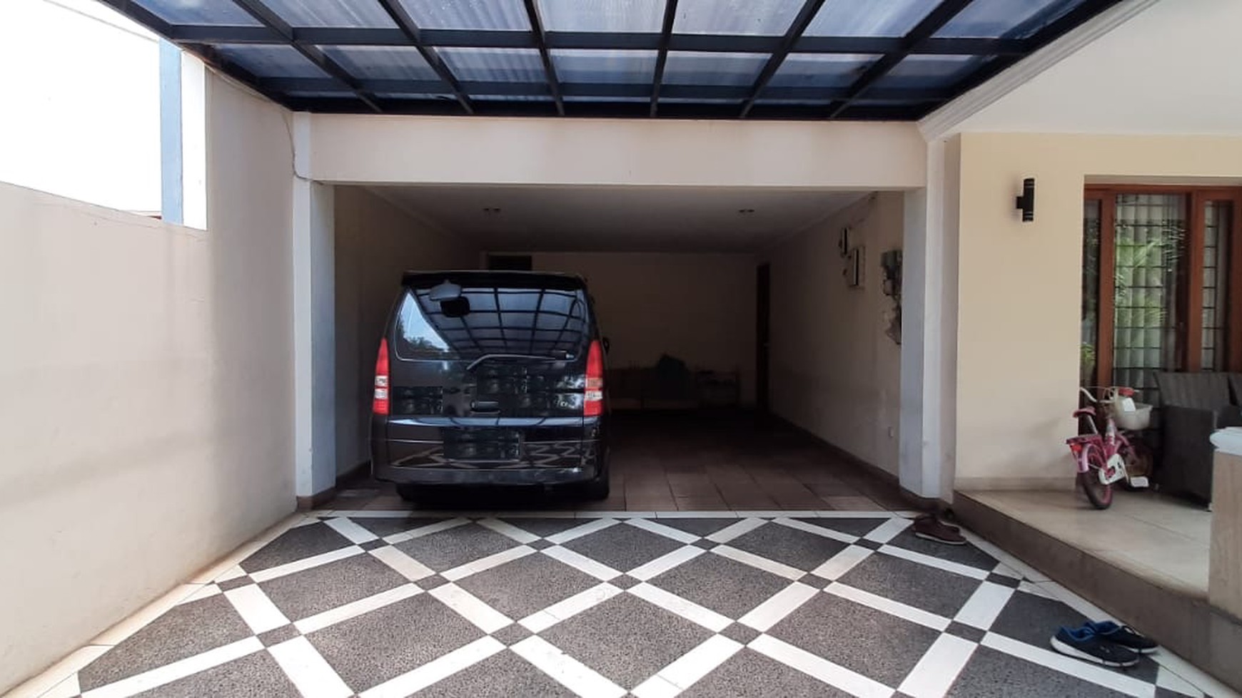 RUMAH LUAS BAGUS HANYA 1KM DARI PINTU TOLL DI AREA ELITE MENTENG BINTARO