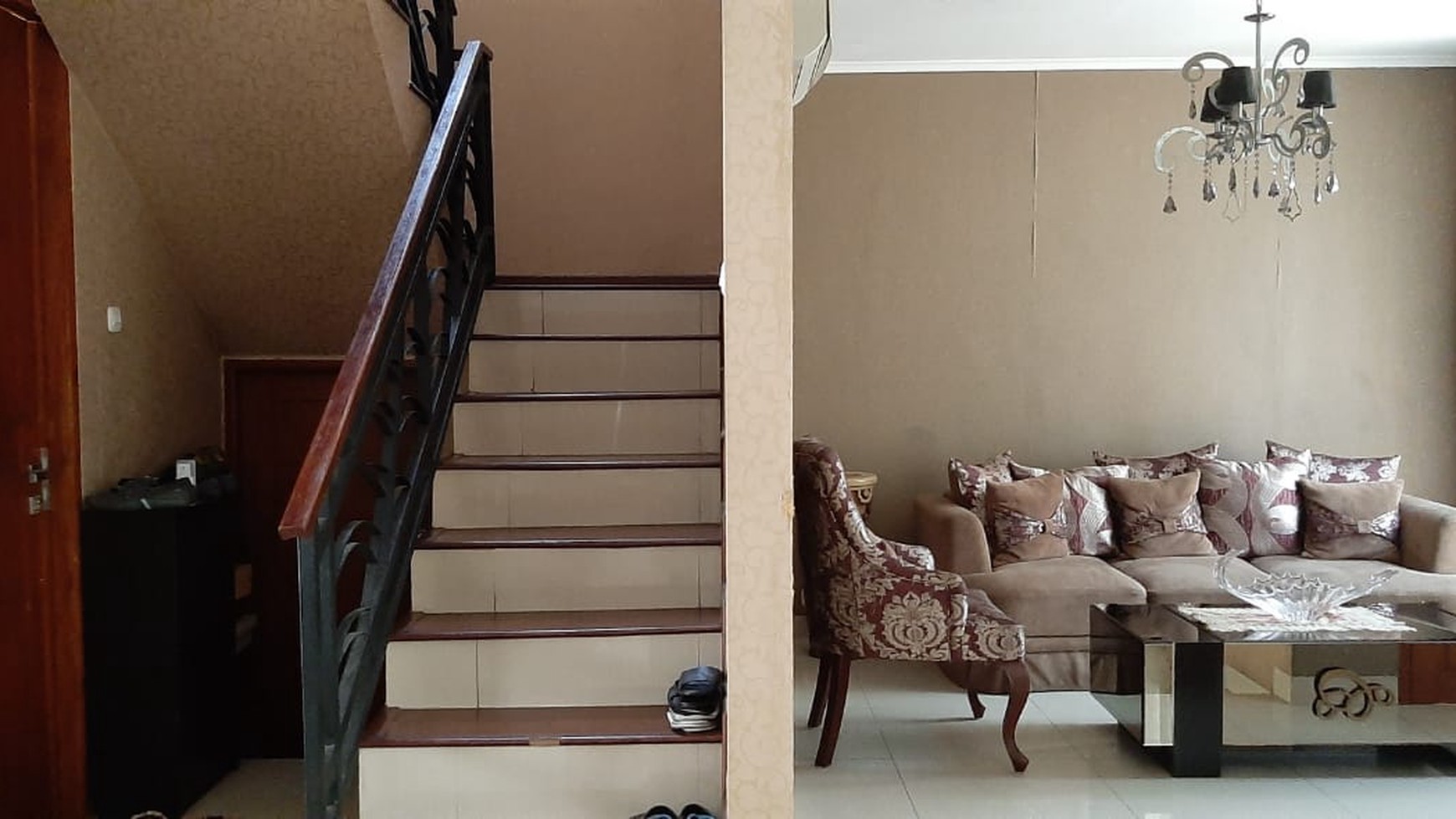 RUMAH LUAS BAGUS HANYA 1KM DARI PINTU TOLL DI AREA ELITE MENTENG BINTARO
