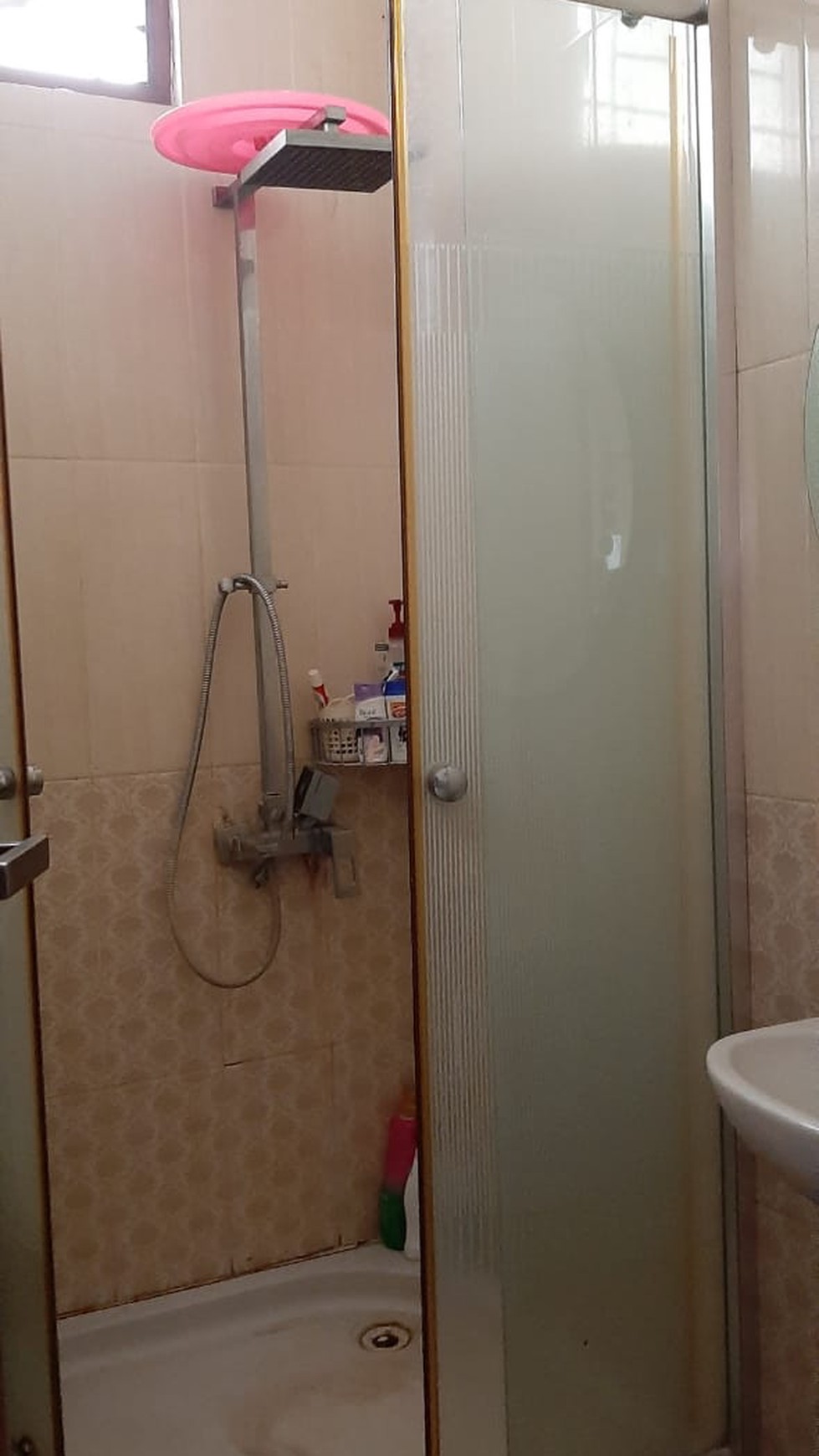 RUMAH LUAS BAGUS HANYA 1KM DARI PINTU TOLL DI AREA ELITE MENTENG BINTARO