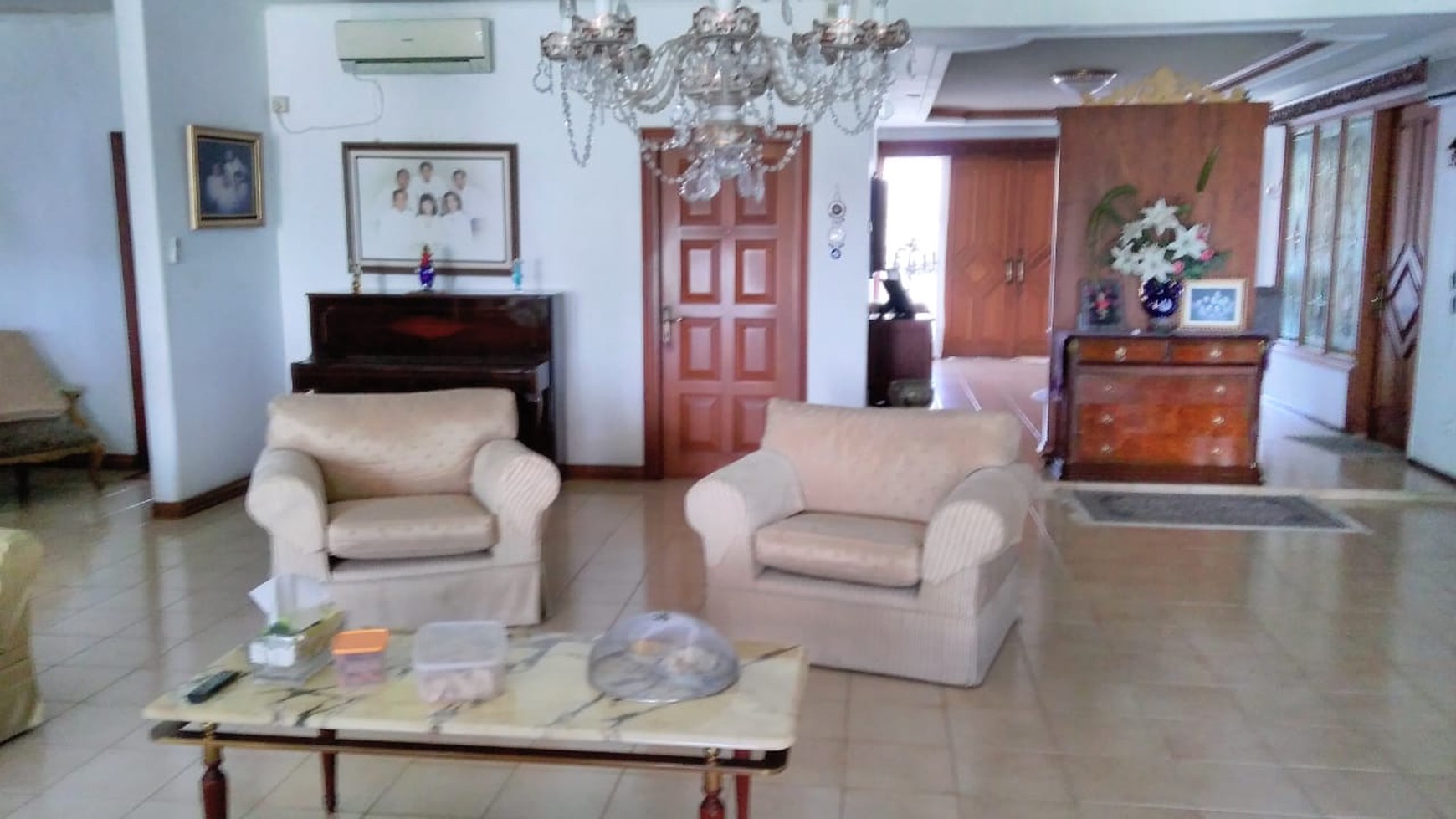 Rumah besar,ada kolam renang di Cipete Jakarta Selatan