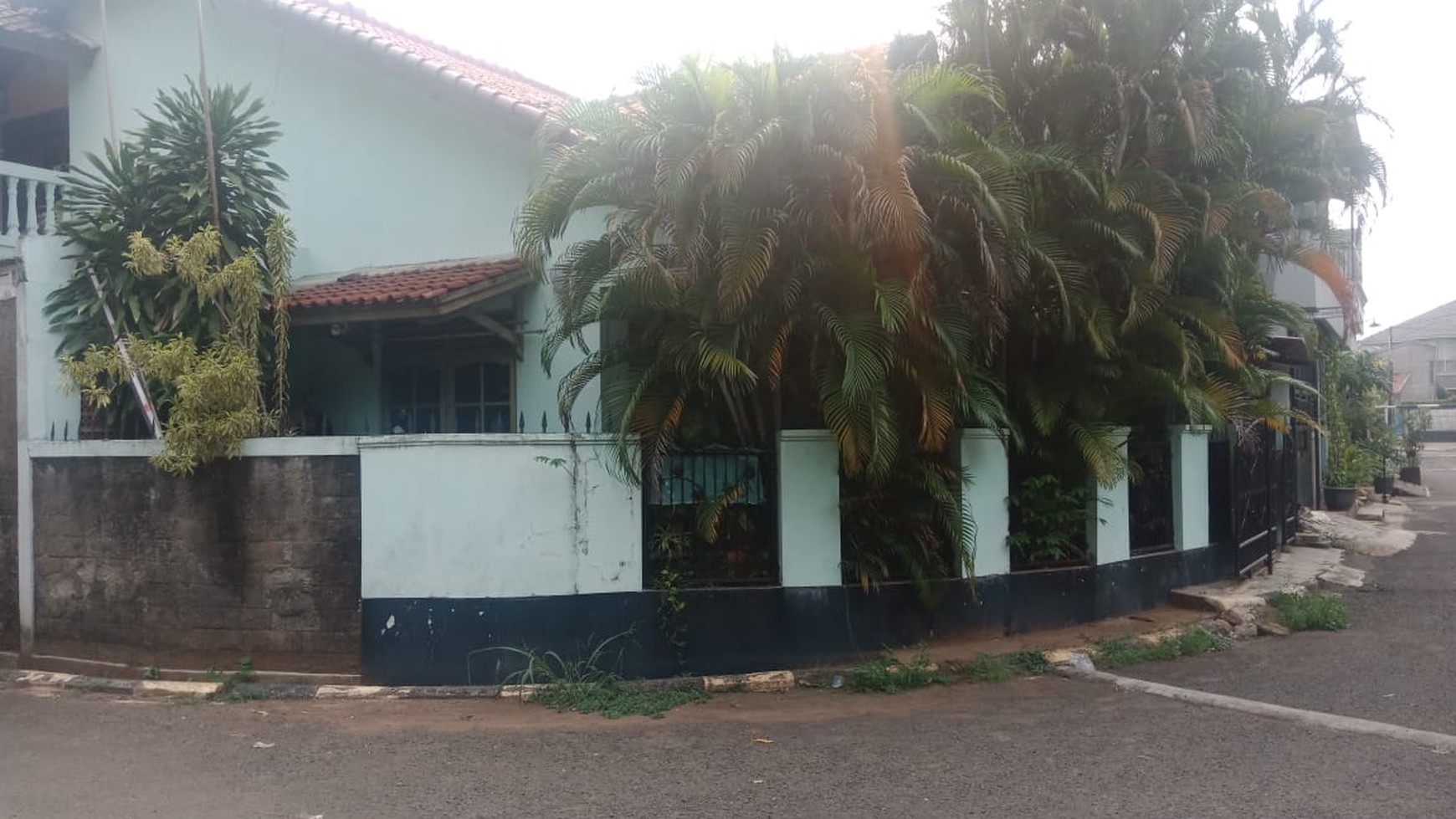 Rumah hoek di Deplu Kreo Tangerang