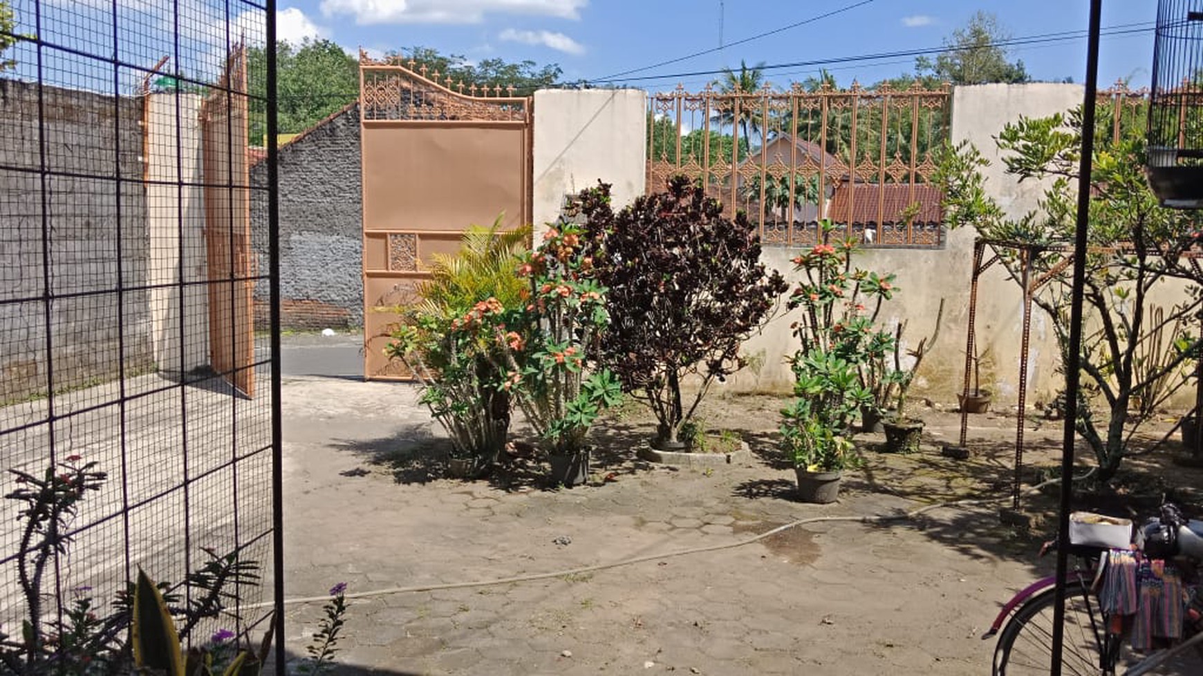 RUMAH TINGGAL DI JL TAJEM BARU, DEKAT LOTTE MART, RS HERMINA, DLL
