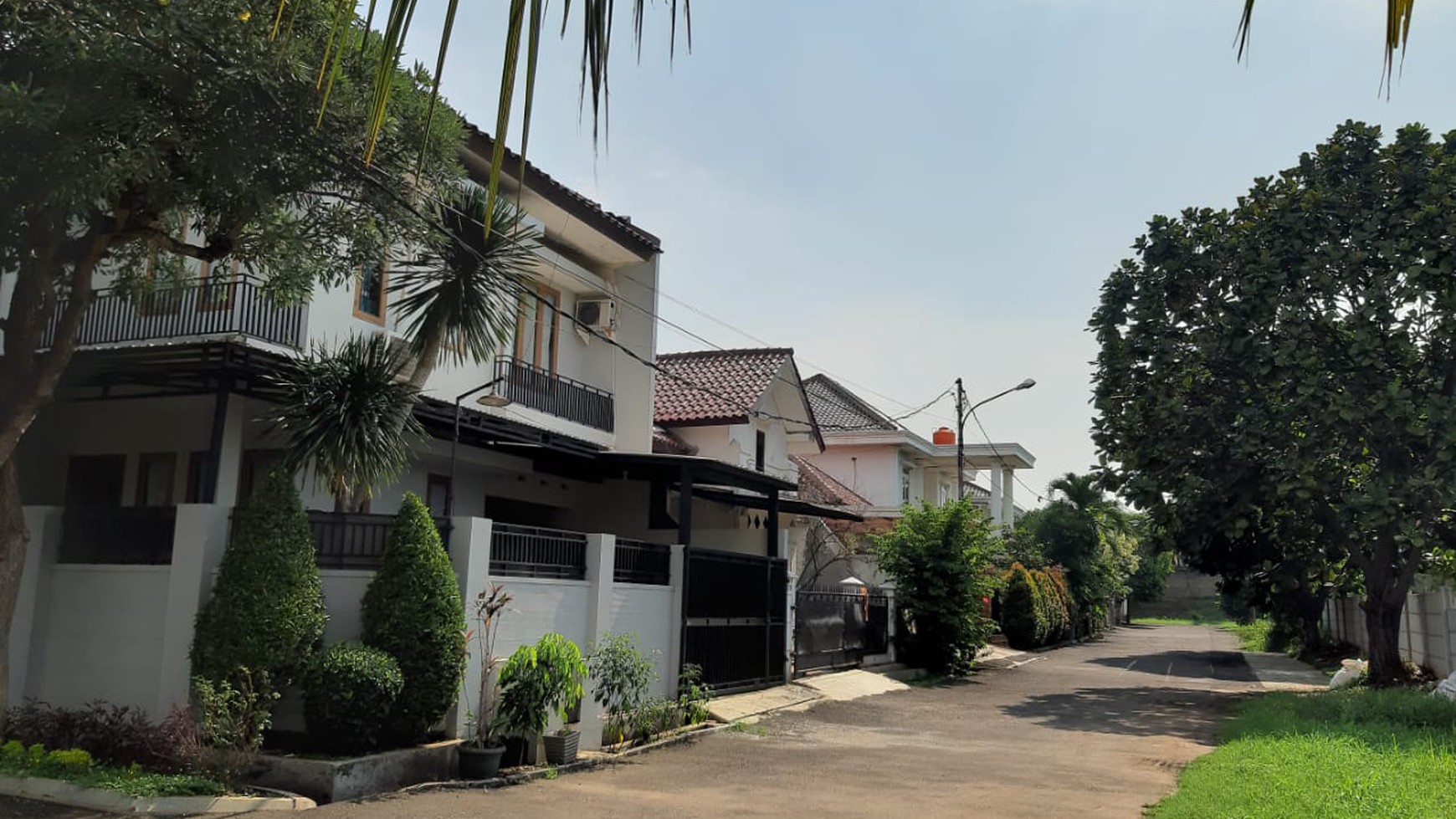 Rumah Bagus Di Perum Bukit Cirendeu