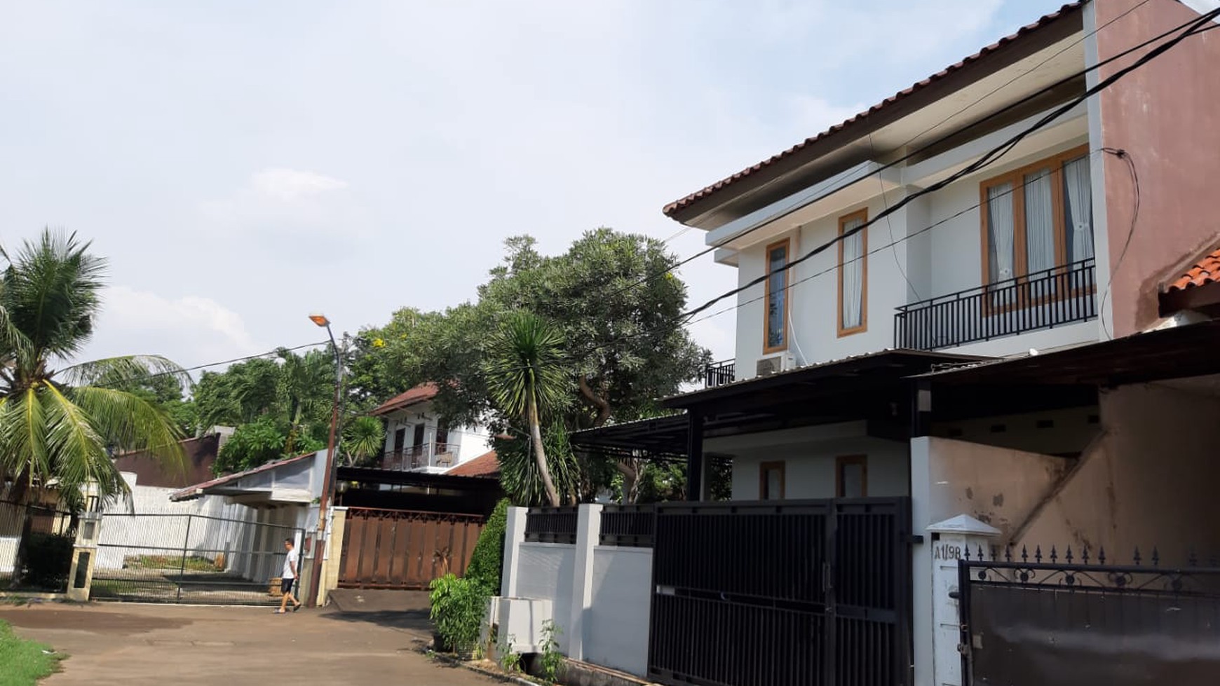 Rumah Bagus Di Perum Bukit Cirendeu