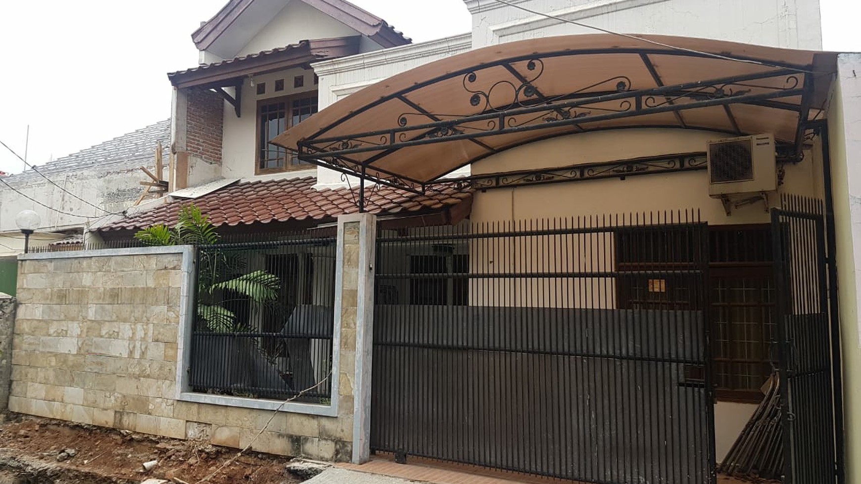 Rumah Dalam Komplek Lokasi Strategis Bagus Di Jati Padang