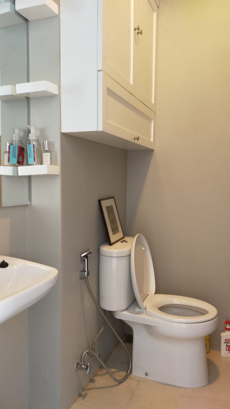 Rumah Cantik,Bagus,siap huni di Ciputat