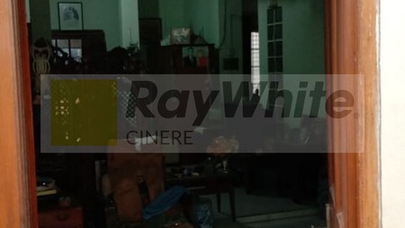 Rumah dengan Kondisi Bagus di Cakra, Cinere
