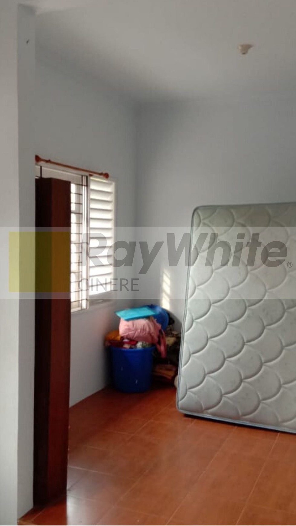 Rumah dengan Kondisi Bagus di Cakra, Cinere