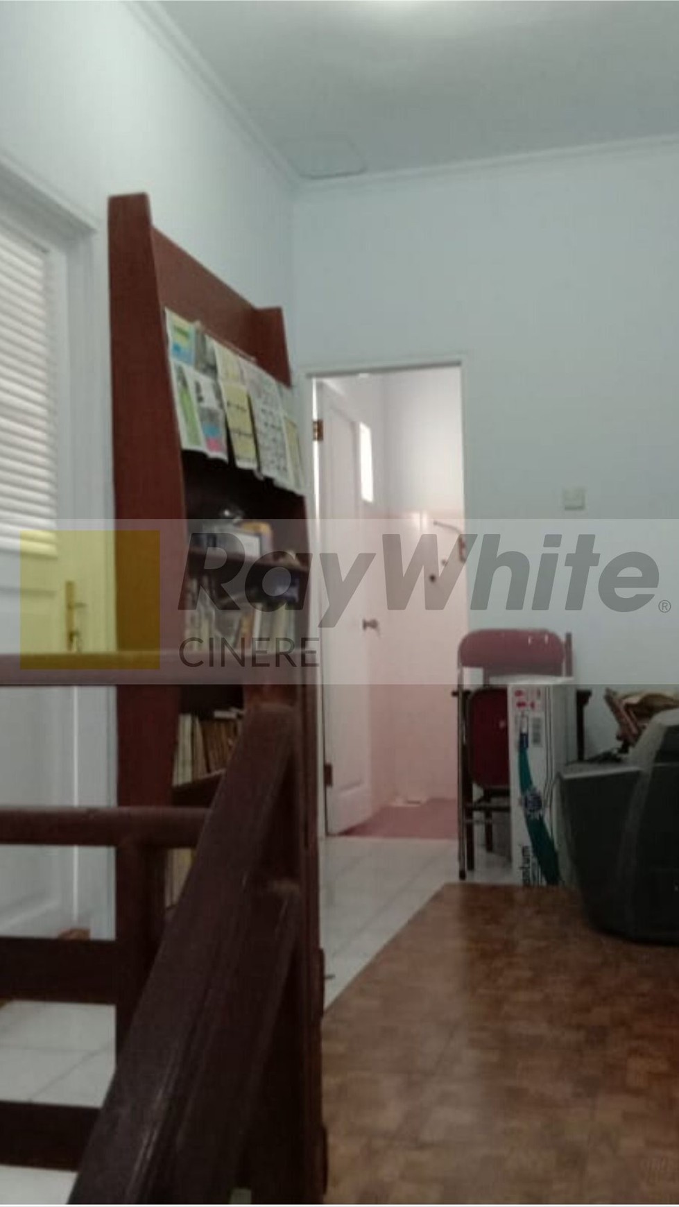Rumah dengan Kondisi Bagus di Cakra, Cinere