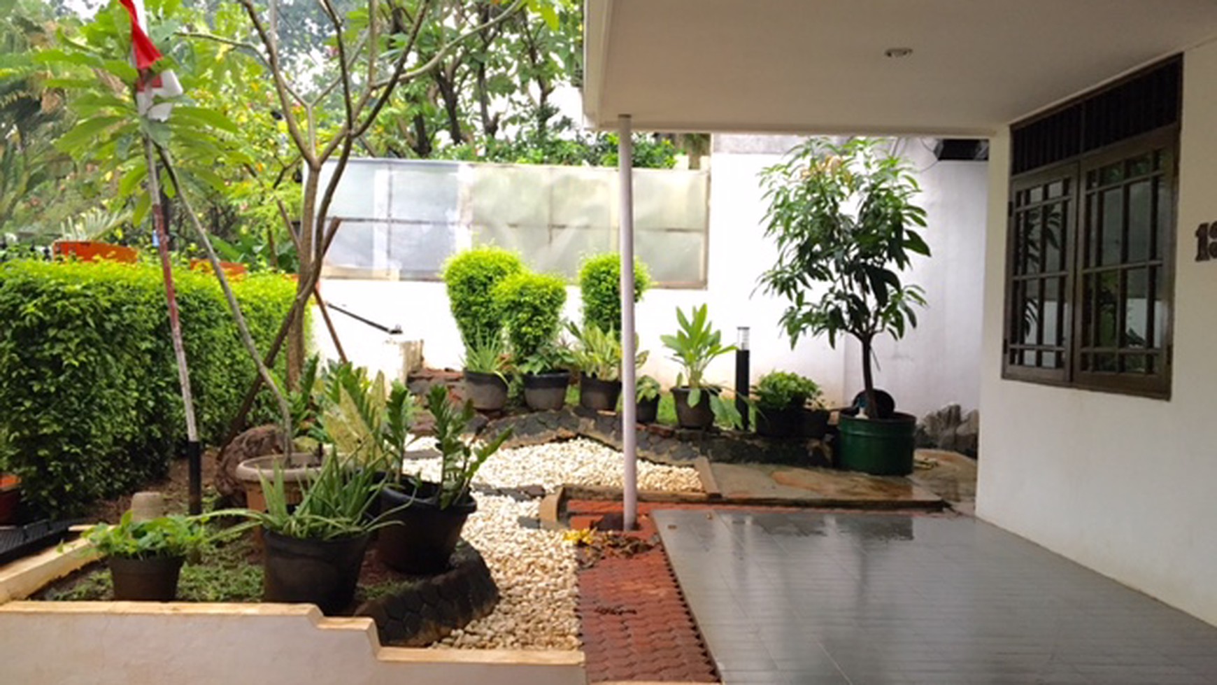 RUMAH NYAMAN DI AREA TENANG PONDOK INDAH