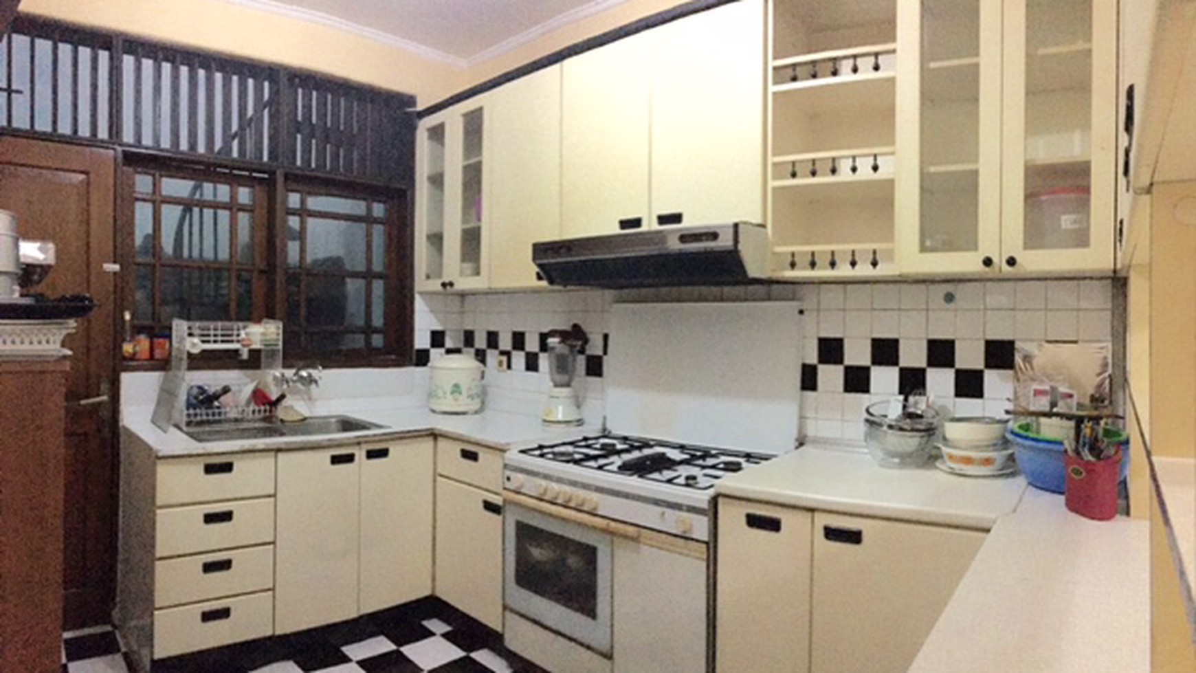 RUMAH NYAMAN DI AREA TENANG PONDOK INDAH