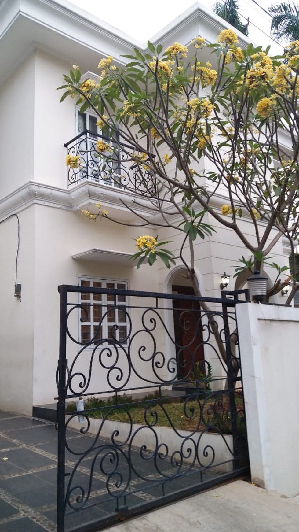 Di Jual Rumah semi klasik, di Cilosari, Menteng, Sektor 6, Bintaro Jaya, Tangerang Selatan