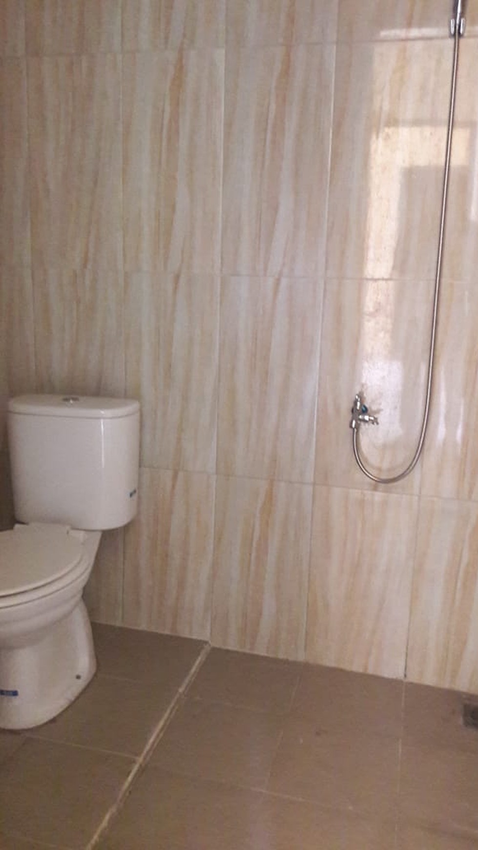 Rumah Cantik,siap huni ,sebelah lapangan tenis di Bintaro 9