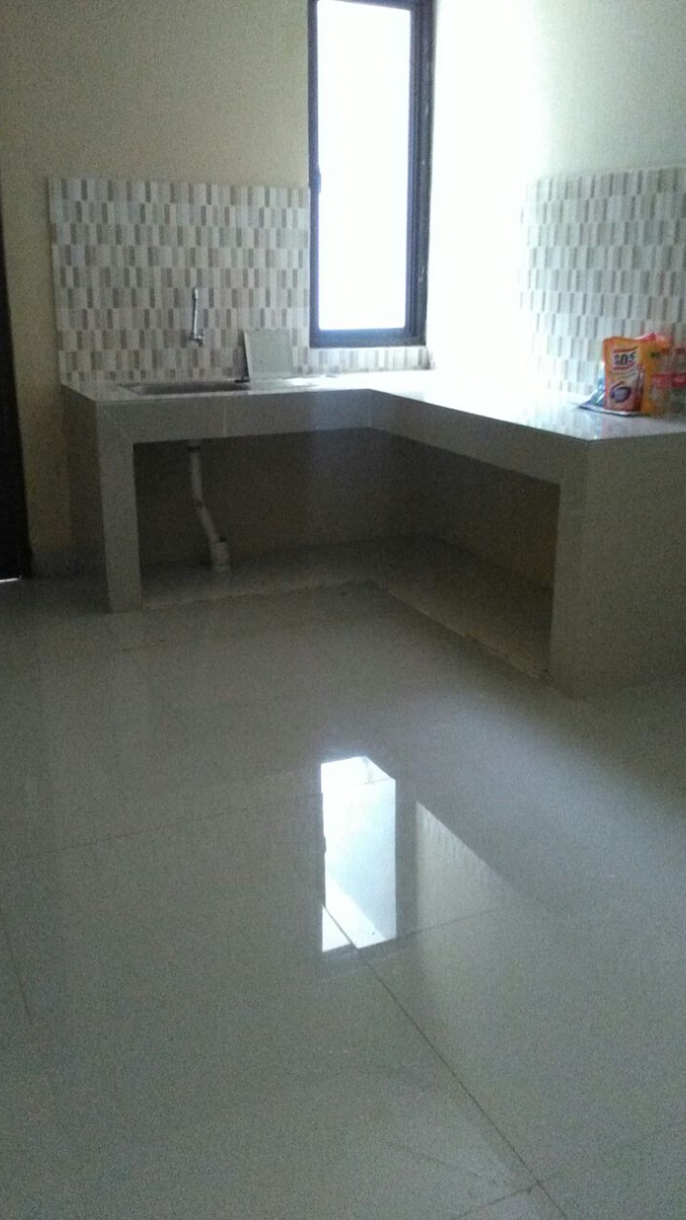 Rumah Cantik,siap huni ,sebelah lapangan tenis di Bintaro 9