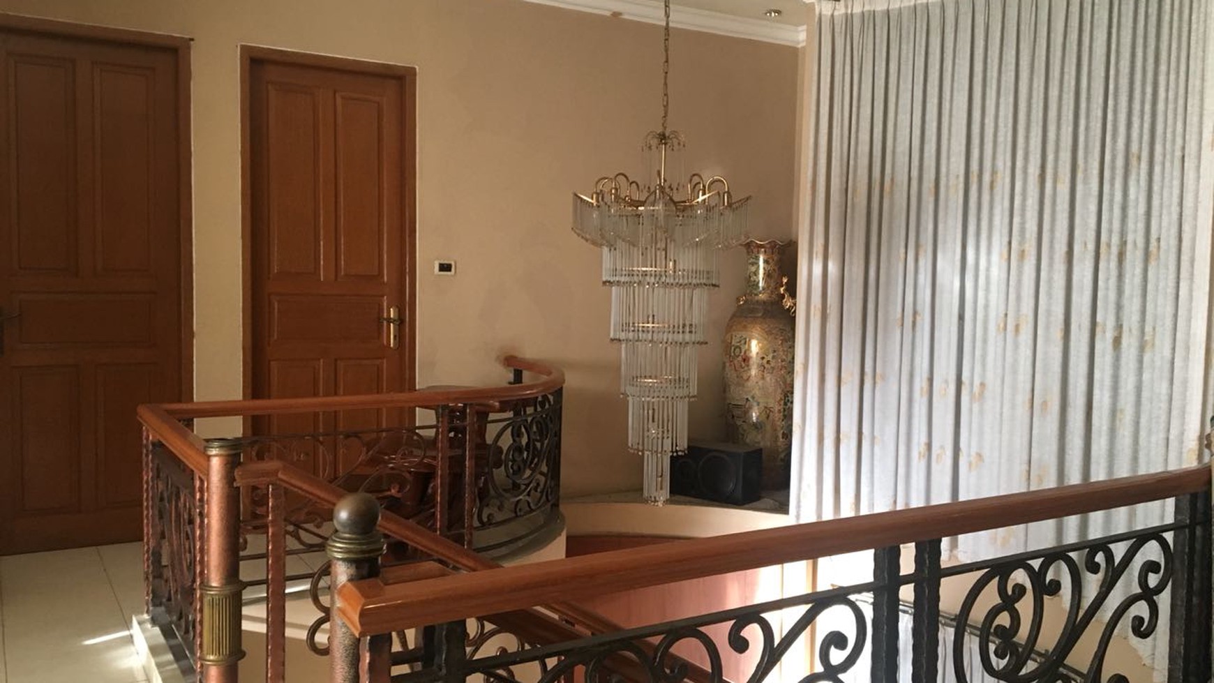 Rumah Full furnished 2 Lantai Super Luas di Komplek Metro Permata, Harga 4,2 M, NEGO #TS