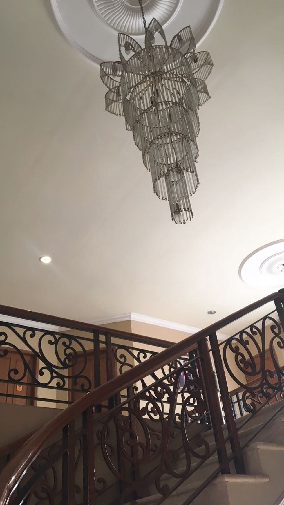 Rumah Full furnished 2 Lantai Super Luas di Komplek Metro Permata, Harga 4,2 M, NEGO #TS