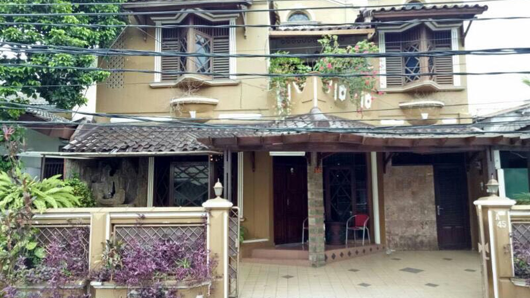 DIJUAL Rumah 2 LANTAI di Komplek Joglo, Luas 200 Meter, Harga 3,5 M, NEGO #TS