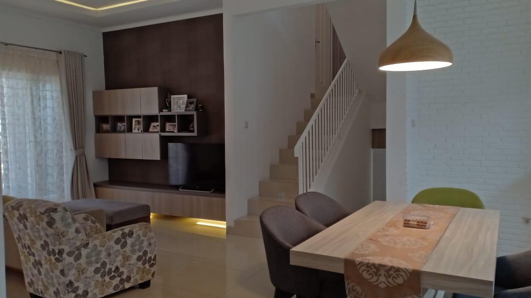 Rumah Cantik Minimalis Dalam Cluster Di Jl Merpati Sarua Ciputat