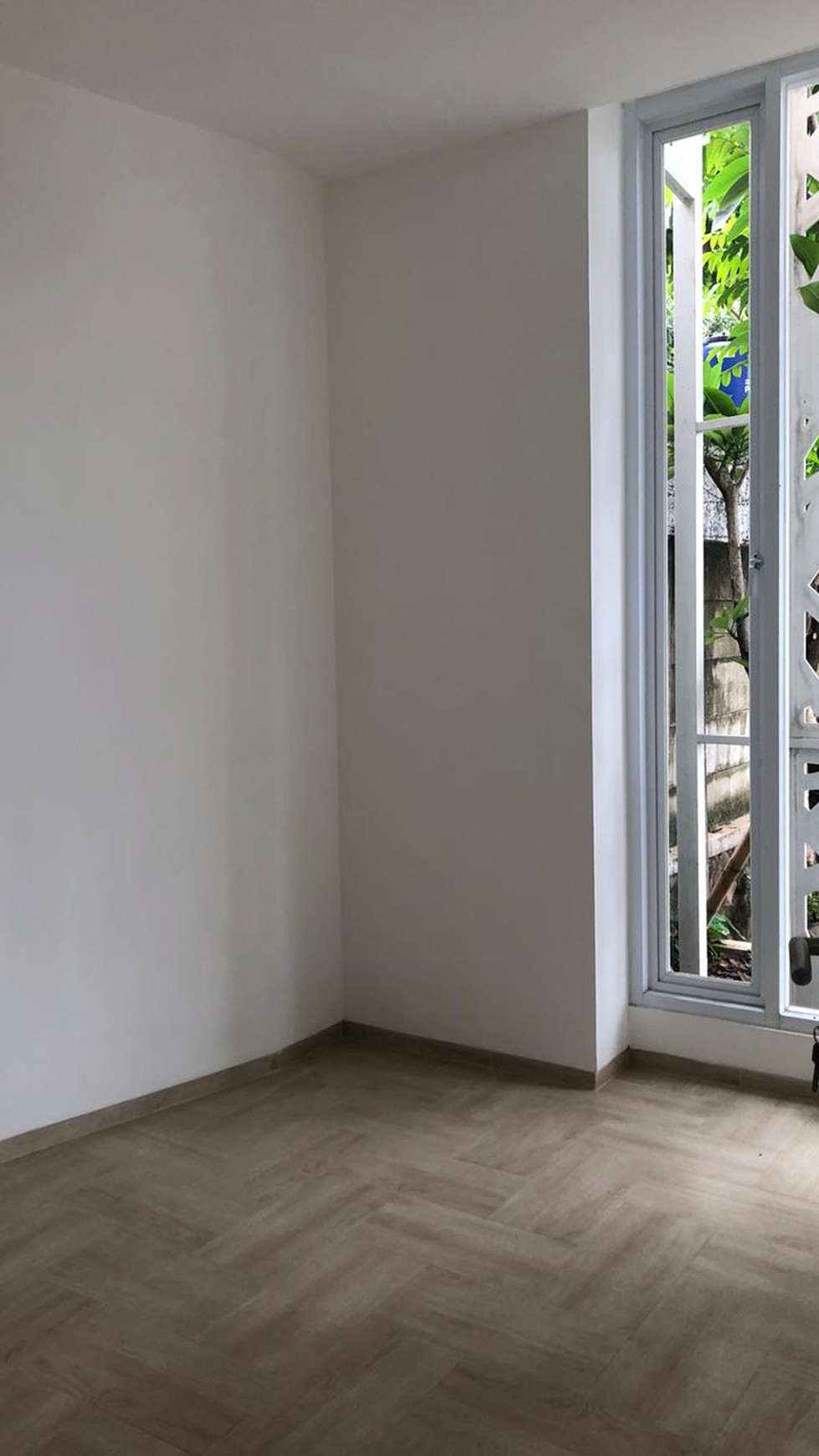 Rumah Siap Huni, Exterior Elegan, dan Hunian Nyaman @Bintaro