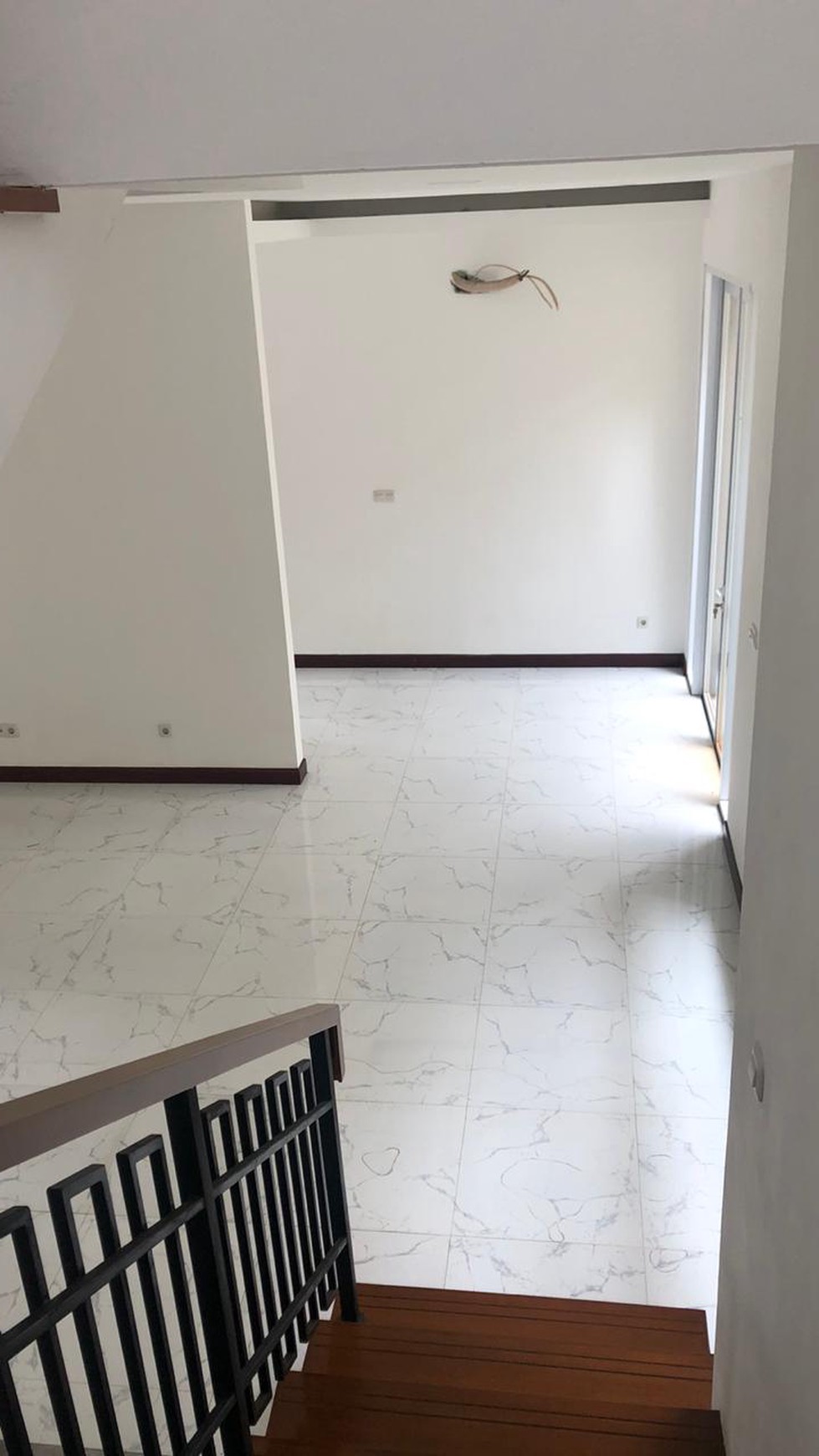 Rumah Siap Huni, Exterior Elegan, dan Hunian Nyaman @Bintaro