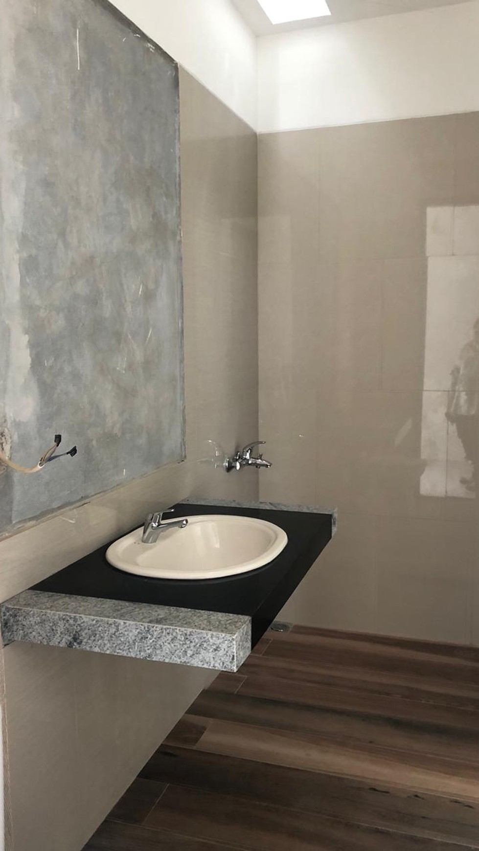 Rumah Siap Huni, Exterior Elegan, dan Hunian Nyaman @Bintaro