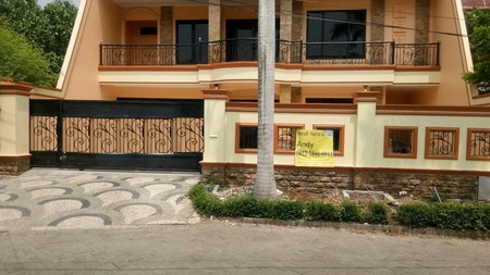 Rumah mewah 2 lantai Darmo Permai Selatan