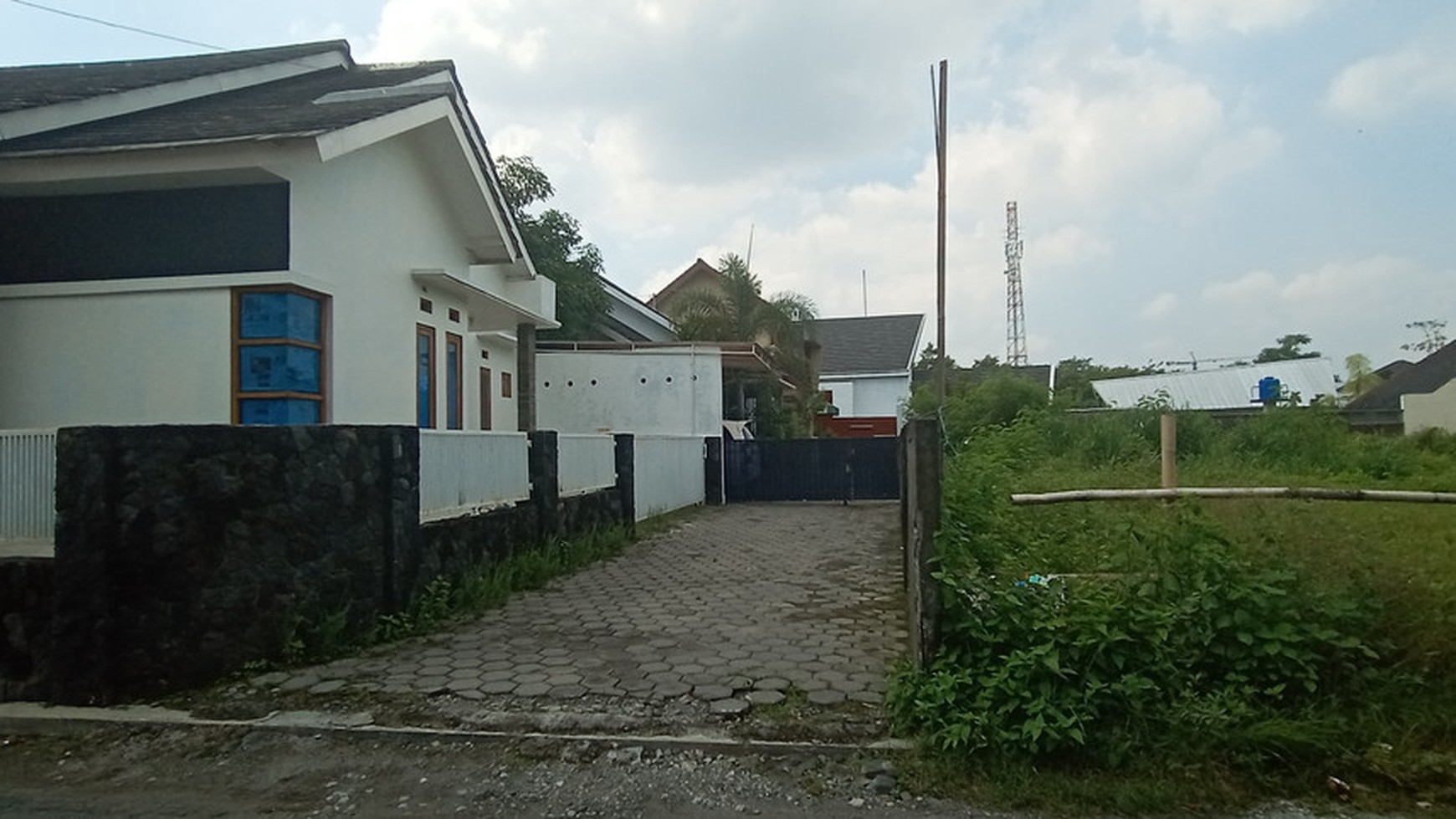 RUMAH TINGGAL DALAM PERUM, DEKAT CENGKIR RESTO JL DAMAI