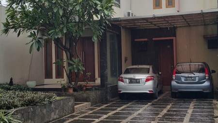 Hotsale! Rumah Cantik dengan Pool di Cluster Antasari Residence