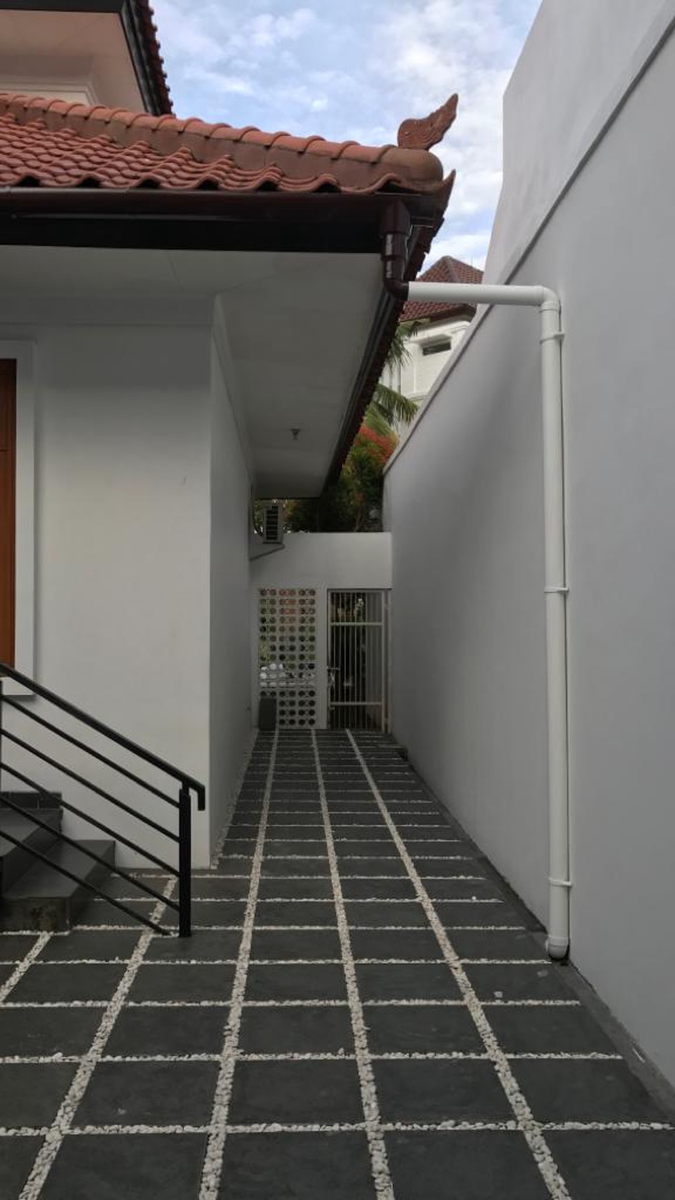 HOT SALE !!! Rumah Siap Huni dan Strategis @Graha Taman, Bintaro
