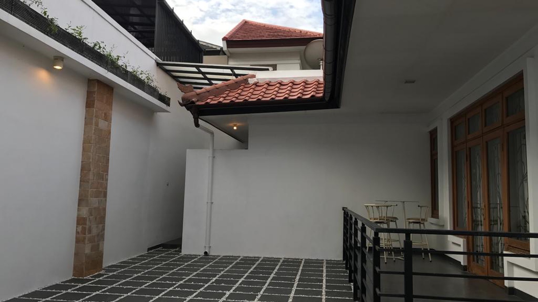 HOT SALE !!! Rumah Siap Huni dan Strategis @Graha Taman, Bintaro