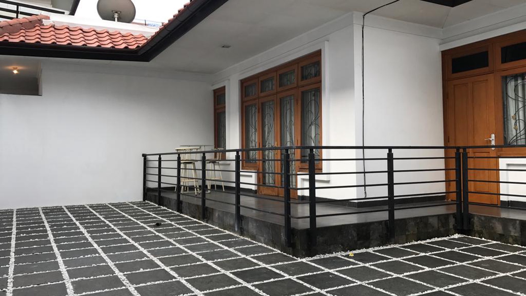 HOT SALE !!! Rumah Siap Huni dan Strategis @Graha Taman, Bintaro