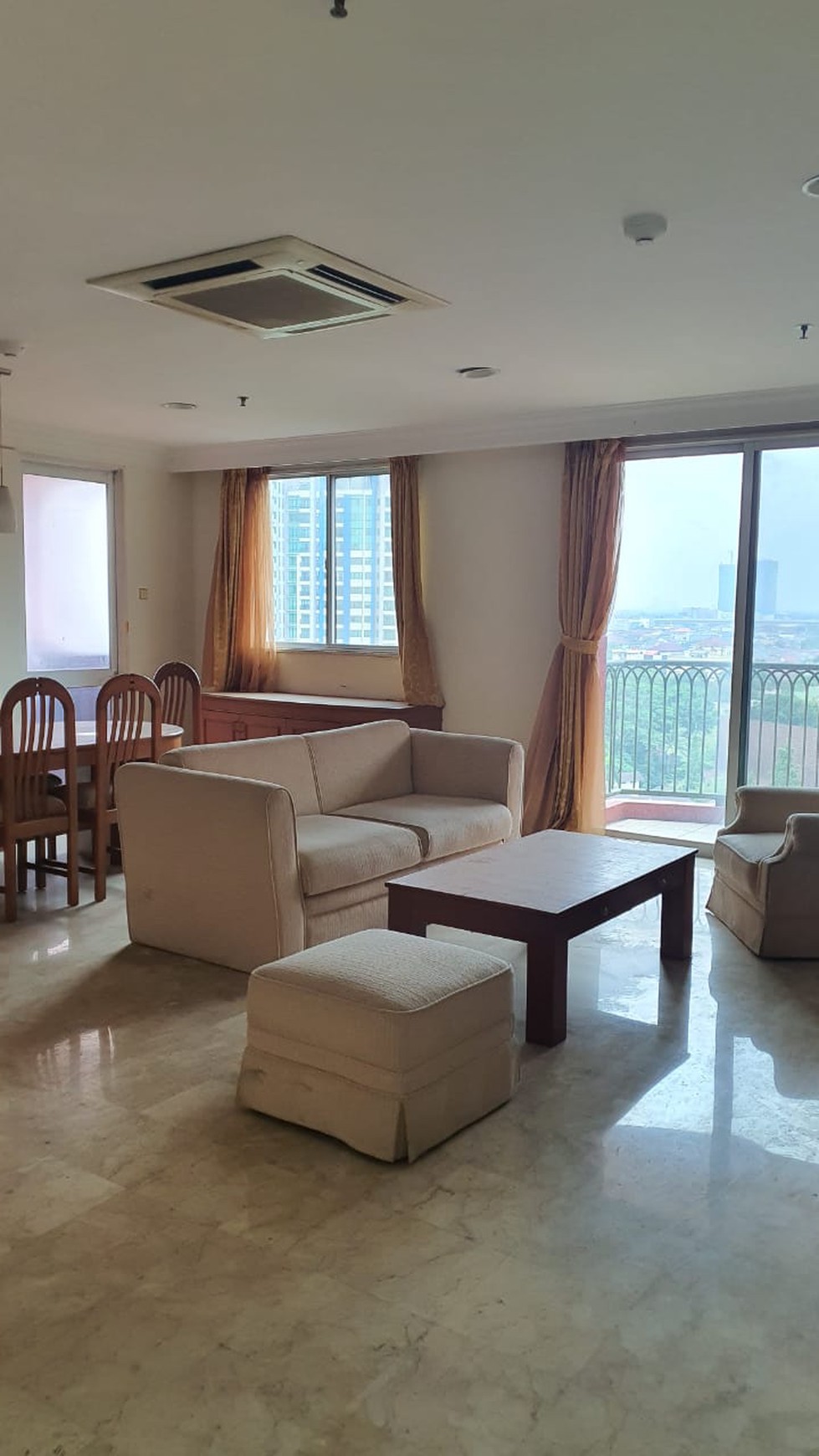 Luxury Apartment dengan 2 Kamar Tidur di Nuansa Hijau Tower