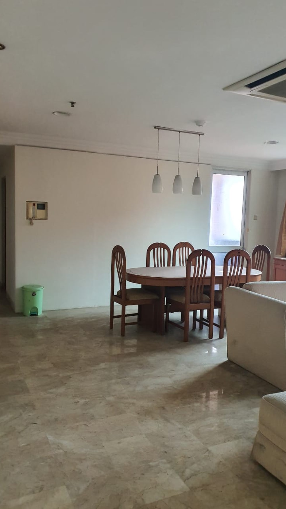 Luxury Apartment dengan 2 Kamar Tidur di Nuansa Hijau Tower