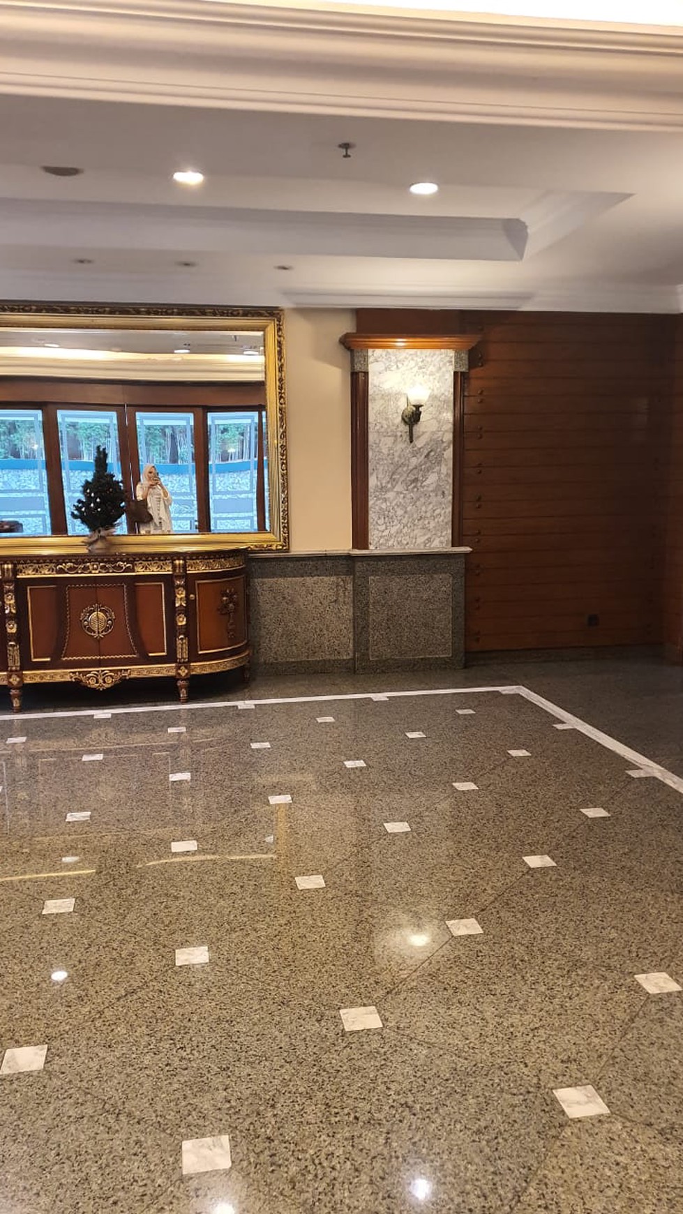 Luxury Apartment dengan 2 Kamar Tidur di Nuansa Hijau Tower