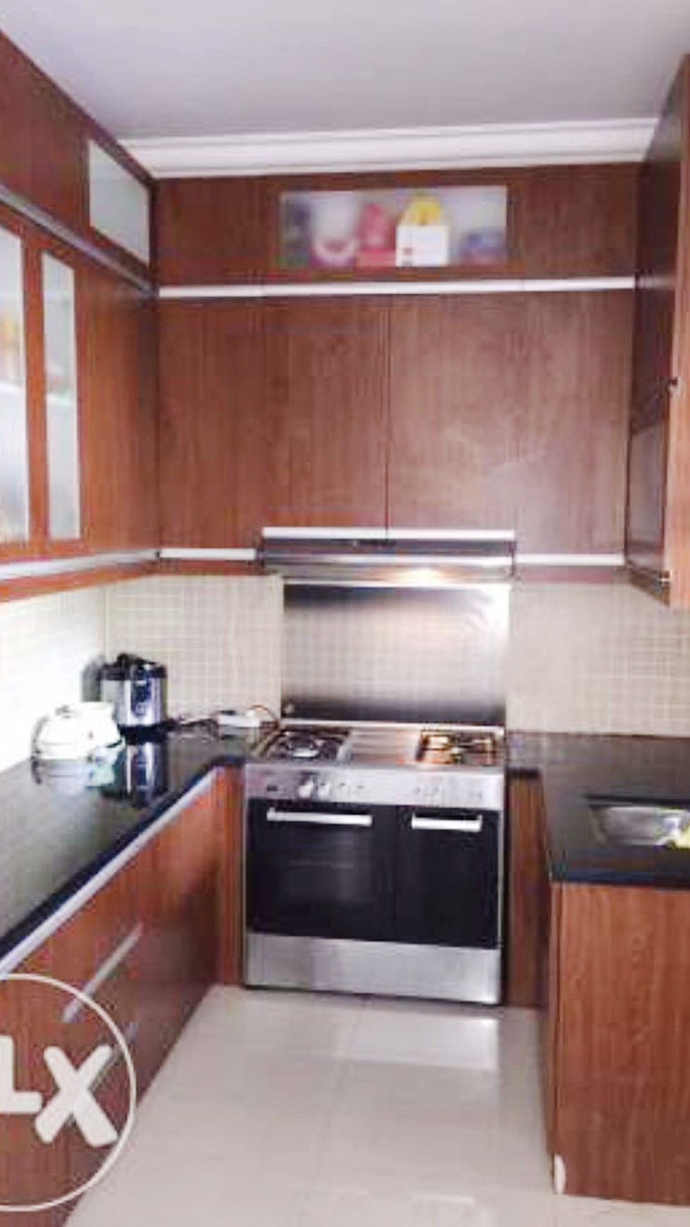 Rumah Murah dan Hotsale dengan taman dan kolam ikan di Bintaro Sektor 6