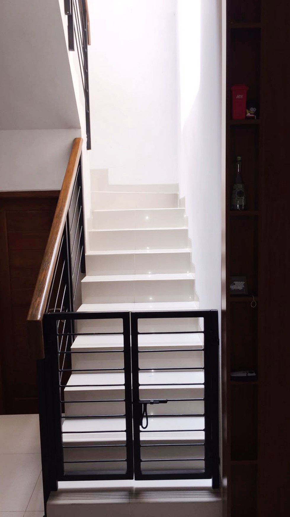 Rumah Murah dan Hotsale dengan taman dan kolam ikan di Bintaro Sektor 6