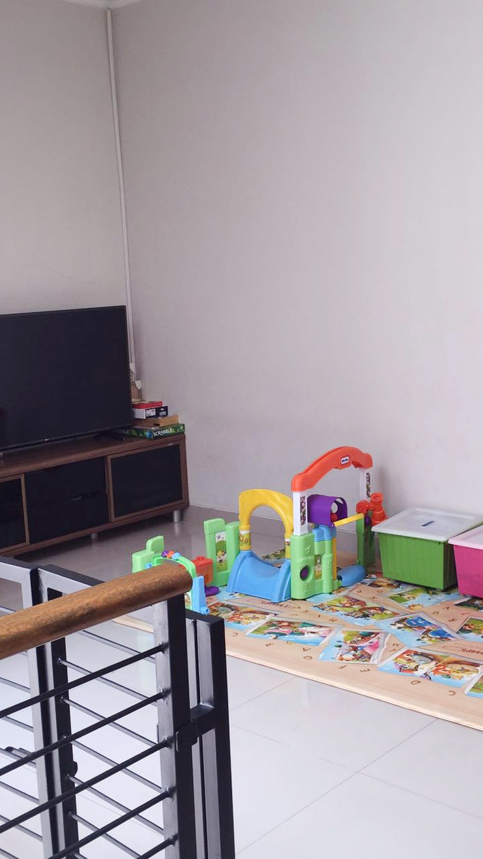 Rumah Murah dan Hotsale dengan taman dan kolam ikan di Bintaro Sektor 6