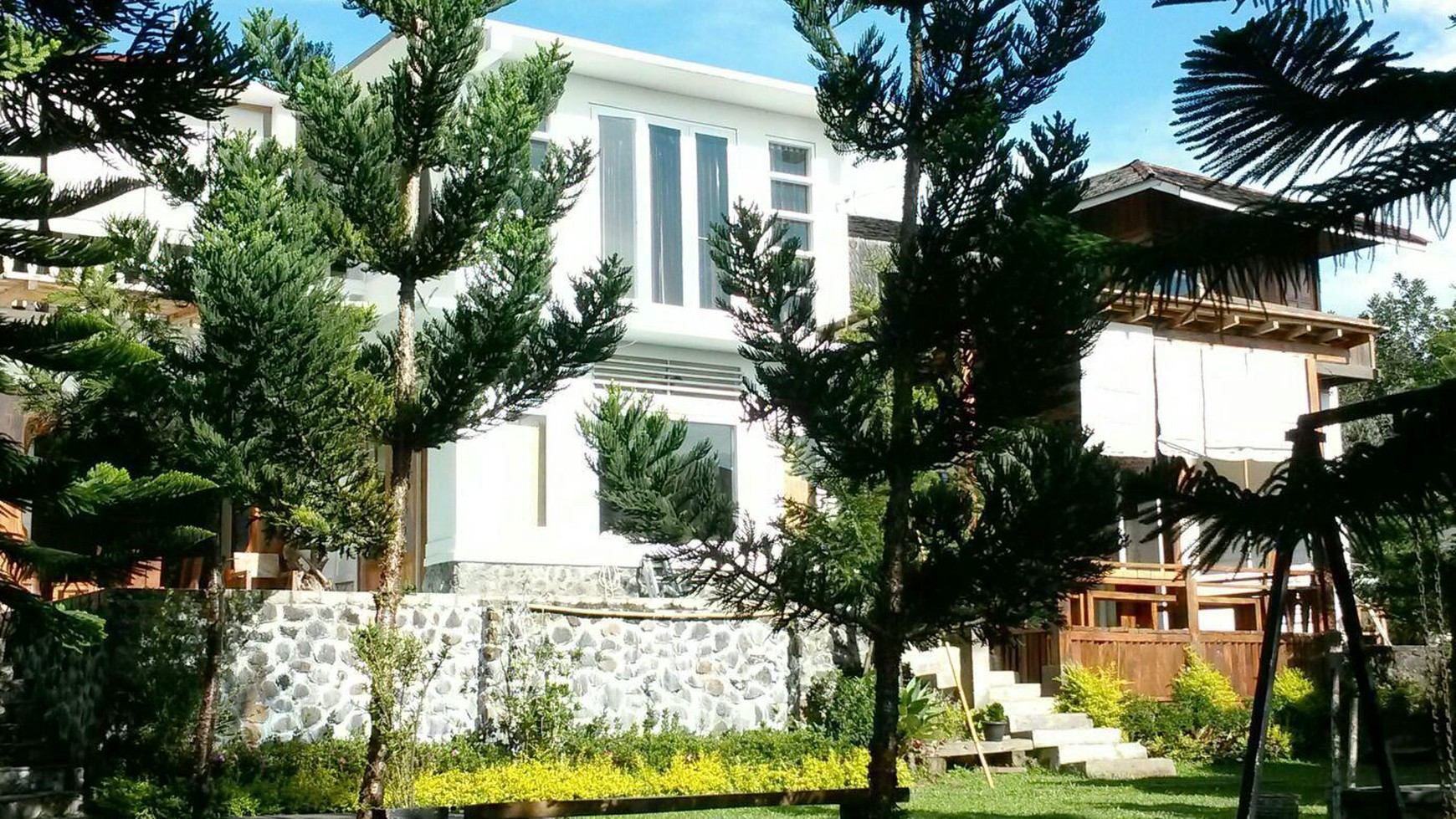 Di Jual Villa Luas dan Bagus di Kawasan Kebun Raya Cibodas, Cipanas Bogor Jawa Barat