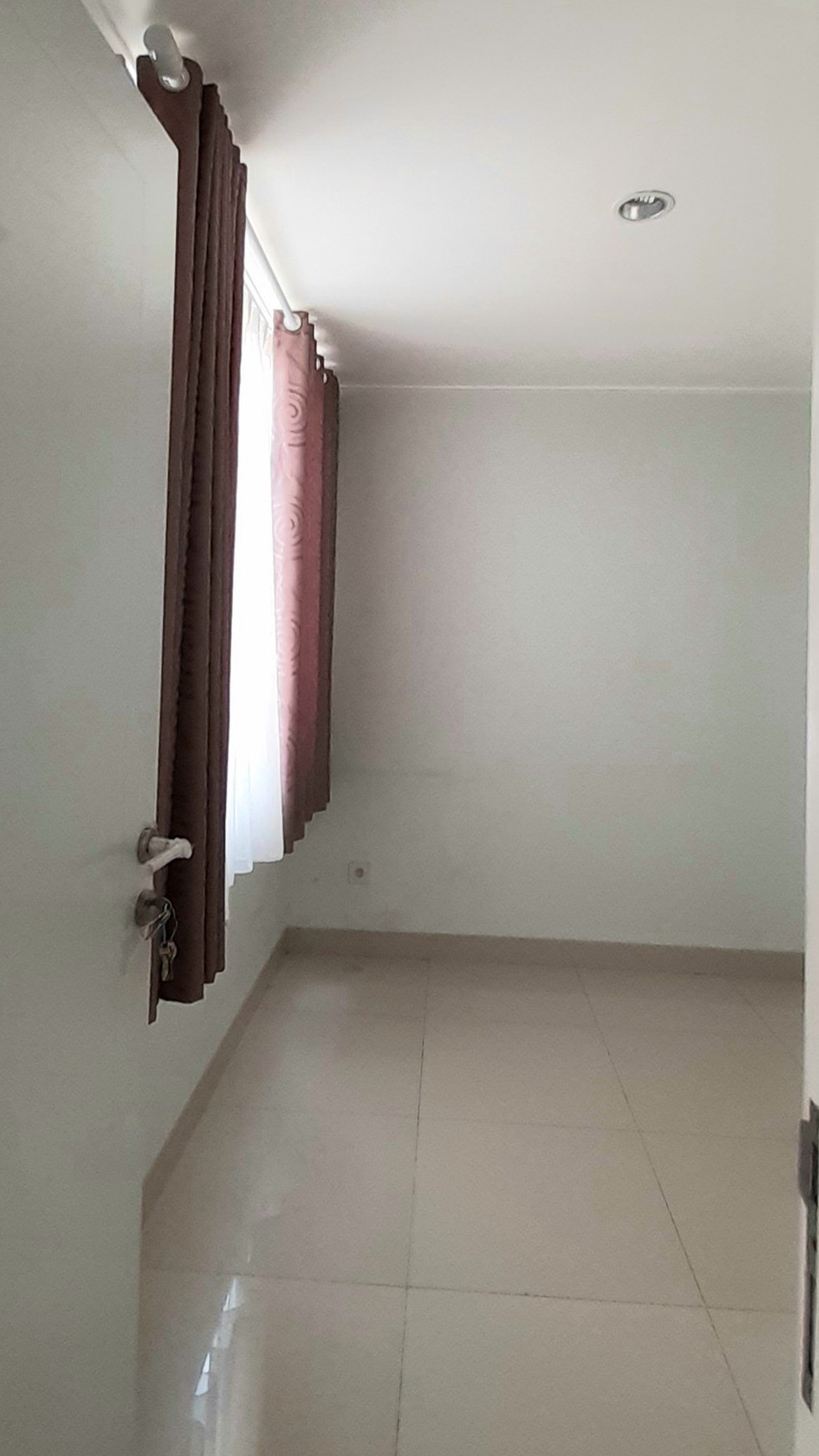 Rumah Hook Minimalis Modern dgn Sentuhan Ala Jepang di Bintaro Jaya Harga 130Jt/Thn nego