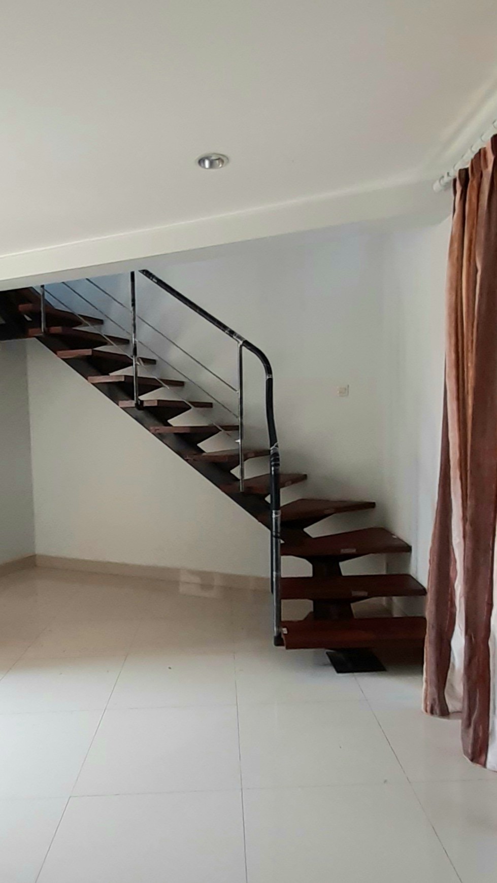 Rumah Hook Minimalis Modern dgn Sentuhan Ala Jepang di Bintaro Jaya Harga 130Jt/Thn nego