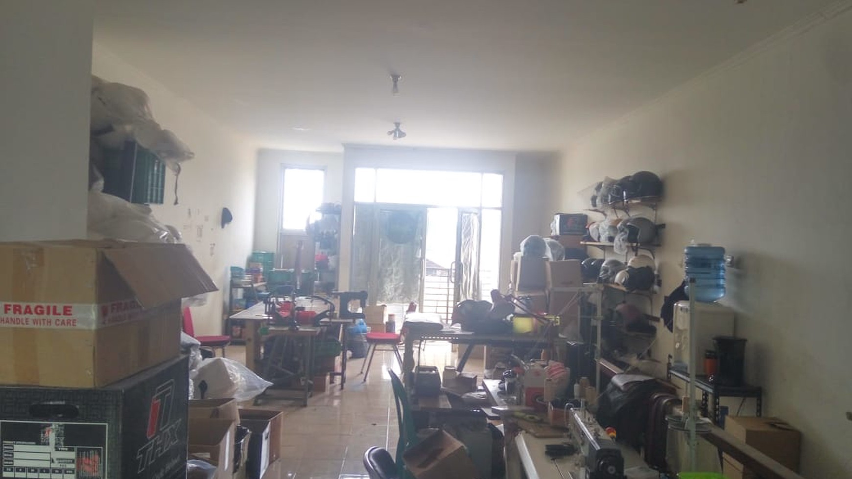 Ruko Lokasi Di Pinggir Jalan Raya Di Cinere