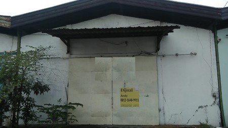 Gudang di area bisnis Margomulyo Permai