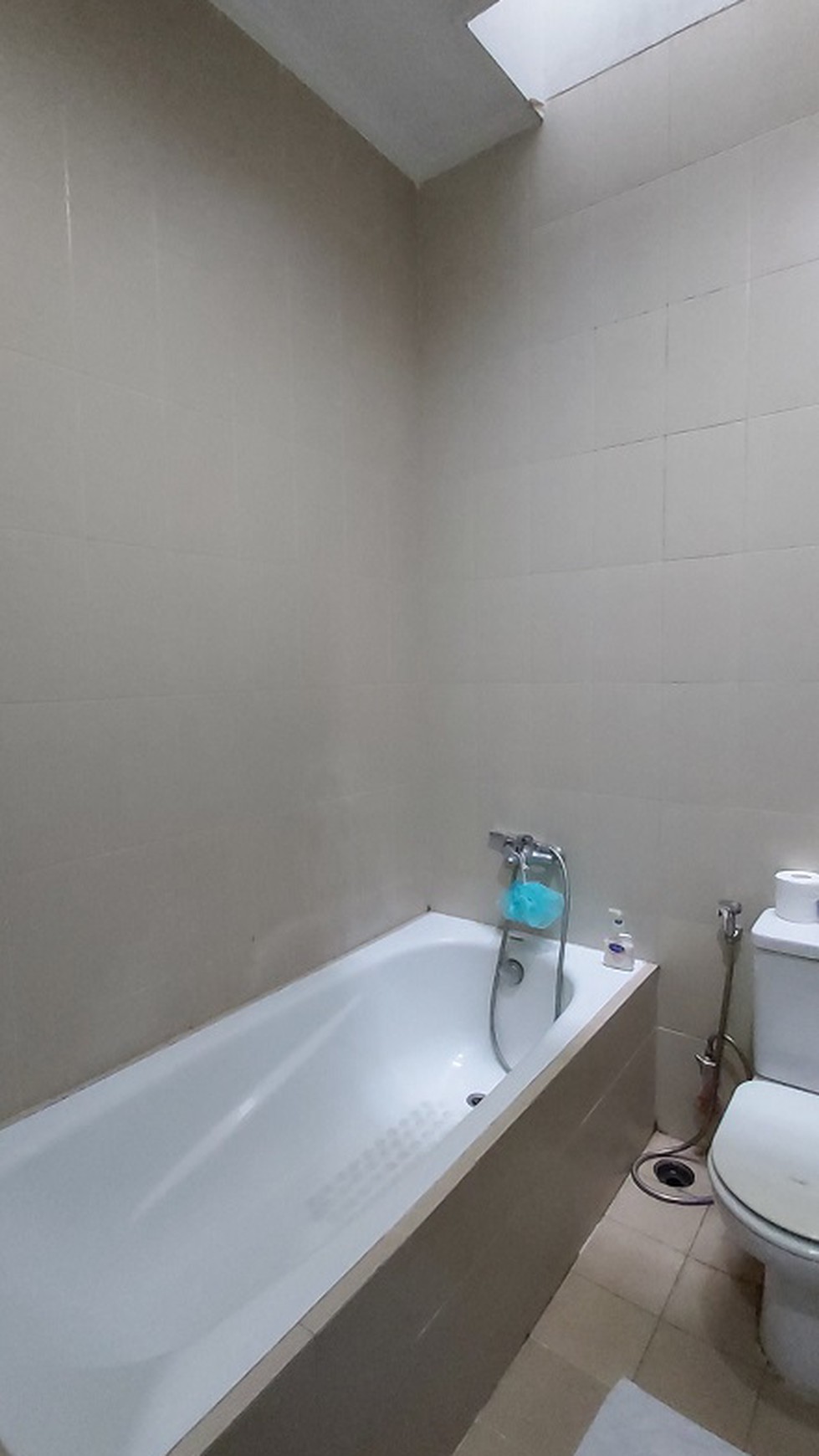 Rumah di Kebayoran Baru, Jakarta Selatan, Dekat Stasiun MRT Blok M, Furnished, 5 BR