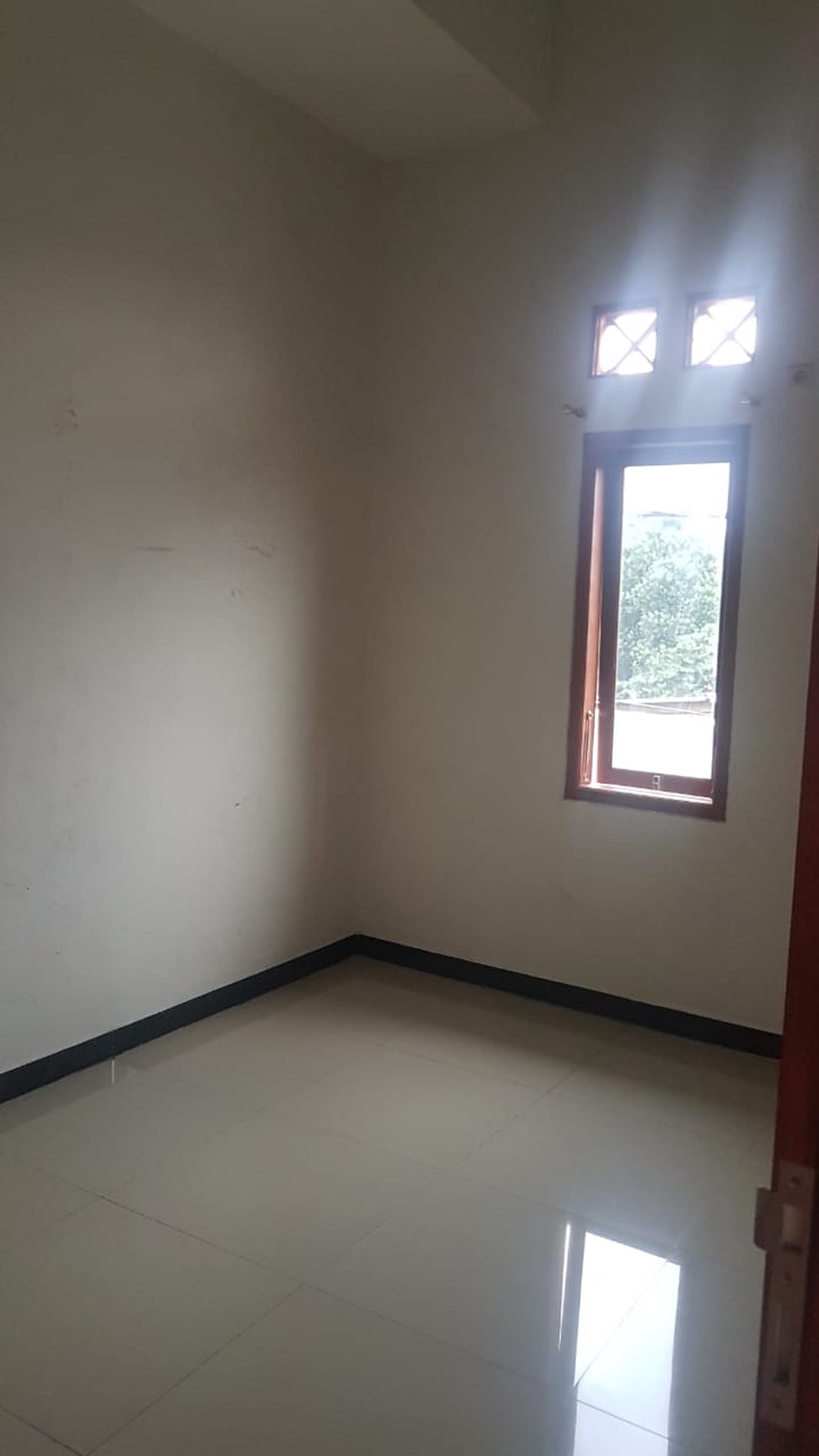 Dijual JL. Dn. Toba 3 Perum 2 Karawaci Tangerang